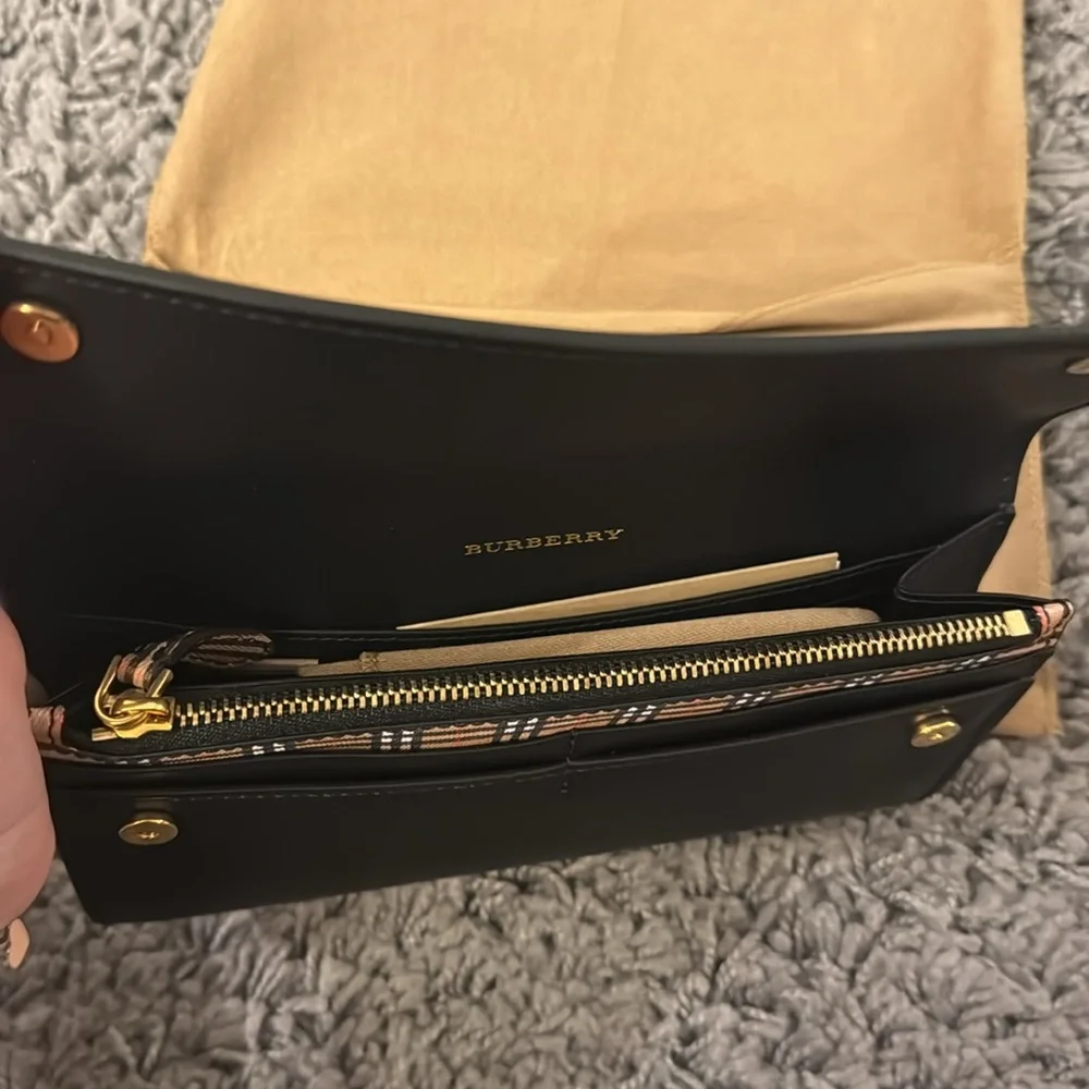 Burberry Wallet - Picture 5 of 7